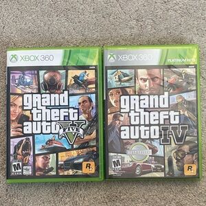 Grand Theft Auto V & IV Xbox 360 Game Set - Green Cases